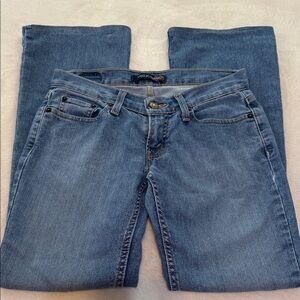 Levi’s Classic Medium Wash Women’s Mid Rise Bootcut Jeans